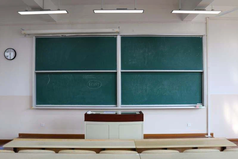 Is it better to buy blackboard lights online or offline